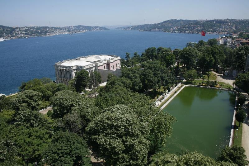 Su na Giriş Osmanlı Padişahlarının en gözde yerlerinden birisi de Beylerbeyi Sarayı dır.