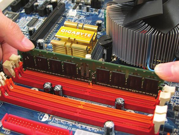 Çentik DDR2 bellek modülünde, sadece bir yönde takılabilmesini sağlayan bir çentik bulunmaktadır.