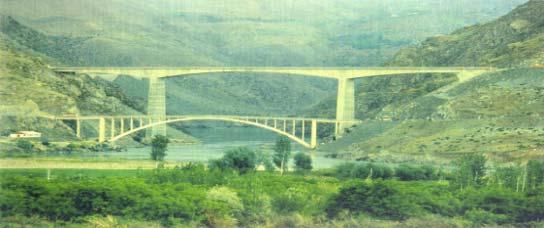 Kömürhan Köprüsü nde Düşey Yerdeğiştirmeler 1. GİRİŞ Kömürhan Köprüsü, Elazığ-Malatya karayolunun 51. kilometresinde, Fırat nehri üzerinde bulunmaktadır.