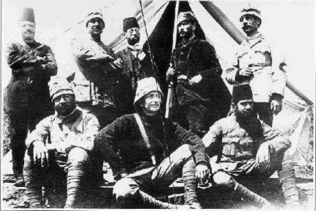 Yüzbaşı Mustafa Kemal (Trablusgarp'ta iken 27 Kasım 1911'de Kurmay Binbaşı rütbesine terfi etmiştir.