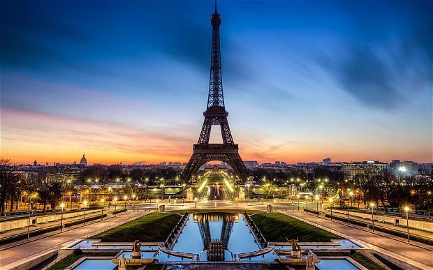 GENEL BİLGİLER Başkent : Paris Resmi Dil : Fransızca Yüzölçümü : 640.679 km2 Nüfus ( 2016 ) : 64.569.000 Avrupa'da Almanya'dan sonra en çok nüfusa sahip olan ülkedir.