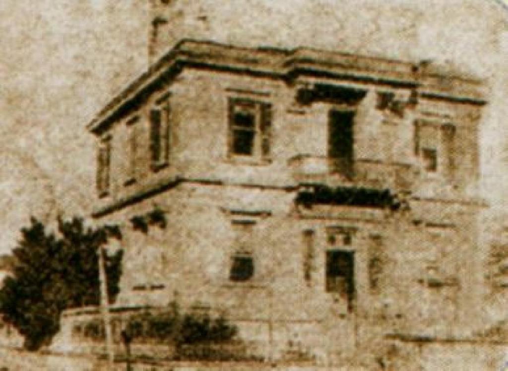 SAMSUN BAHRİYE MEKTEBİ 1880 yılının başında Samsun da açıldı. Üçüncü Ordu nun sorumluluğu altındaydı. Okulun öğretmenleri subay ve sivillerdi.