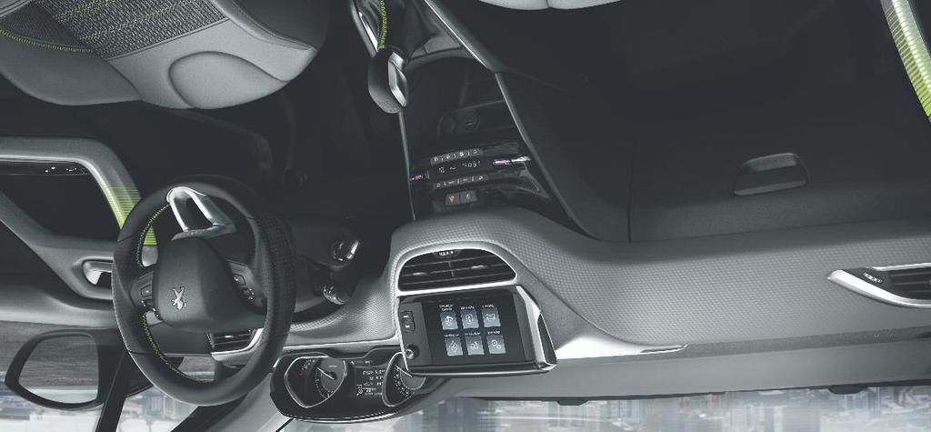 HEYECAN VEREN SÜRÜŞ Yeni PEUGEOT 208 kabininde, kompakt direksiyon simidi, göz hizasına yerleştirilmiş gösterge paneli ve 7" büyük dokunmatik ekrandan oluşan PEUGEOT i-cockpit ile bütün fonksiyonlar