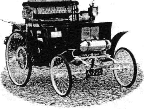 Benz-Velo 1898 Ford, Şekilde görülen ilk otomobilini 1896 yılında üretmiştir.