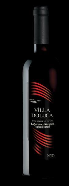 DLC Serisi nin en aromatik şarabı olan DLC Kalecik Karası, incir, gül, çilek lezzetlerini ve kokularını çağrıştırır. Villa Doluca Neo Kırmızı.