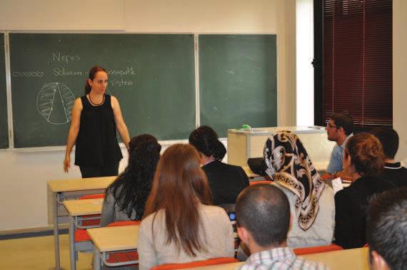 Yabancı Diller Eğitimi Bölümünde, İngilizce Öğretmenliği programı 2001-2002 eğitim-öğretim yılından bu yana lisans eğitimini sürdürmektedir.