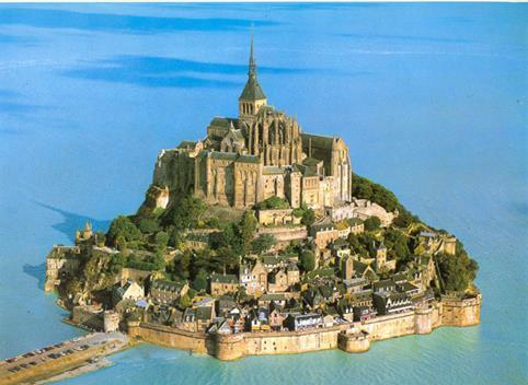3.Gün 14 Ekim Cumartesi Le Mont Saint Michel & Saint Malo Otelde alınacak sabah kahvaltısı sonrasında otelimizden ayrılarak Batı Normandiya ya bölgesini hareket ediyoruz.