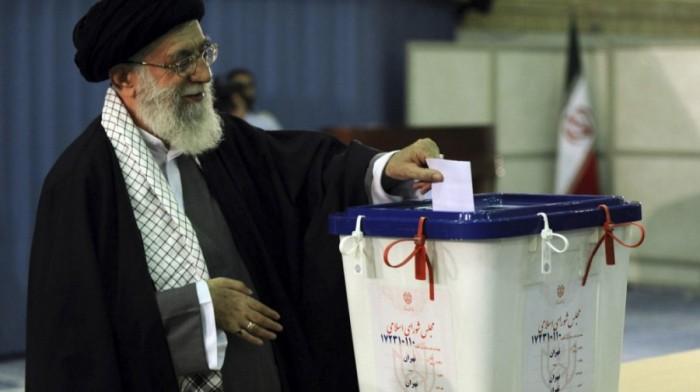 İran Cumhurbaşkanlığı seçimleri hakkında bilinmesi gerekenler İran'da dini temsilen Veliy-i Fakih/Devrim Önderi ve cumhuriyeti temsil eden cumhurbaşkanı arasında zaman zaman güç mücadelesi