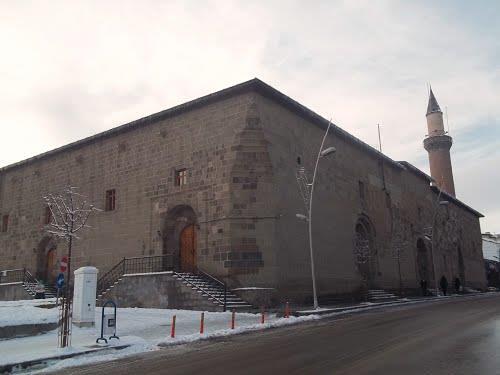 Erzurum Ulu Camii Erzurum Yakutiye merkez ilçesinde bulunan ve şehrin en eski, en büyük