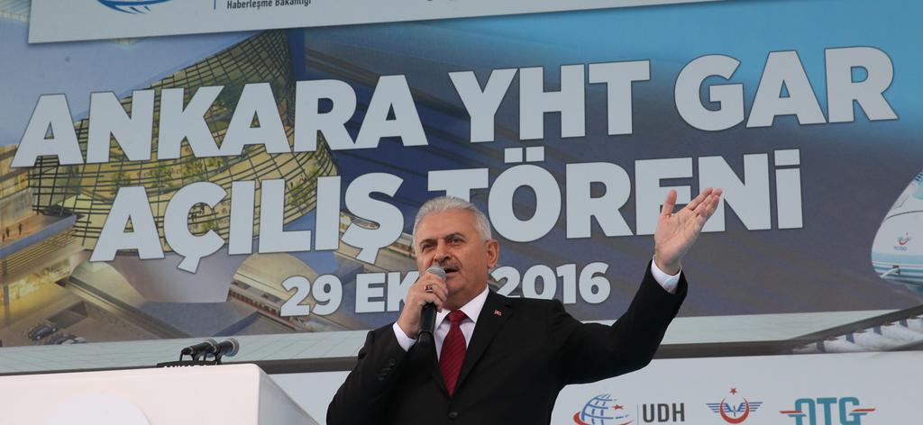 Başbakan Yıldırım, Ankara YHT Garı açılış töreninde konuştu Ekim 29, 2016-6:32:00 Başbakan Binali Yıldırım, "Bu modern Ankara Tren Garı yap-işlet-devret modeliyle 725 trilyon harcanarak, bu hale