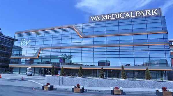 İstanbul Aydın Üniversitesi VM Medical Park Hastanesi Açıldı 29 Mart 2017 Sağlık sektörüne çeyrek asırlık birikimiyle yön veren MLP Care Grubu, İstanbul Aydın Üniversitesi VM Medical Park