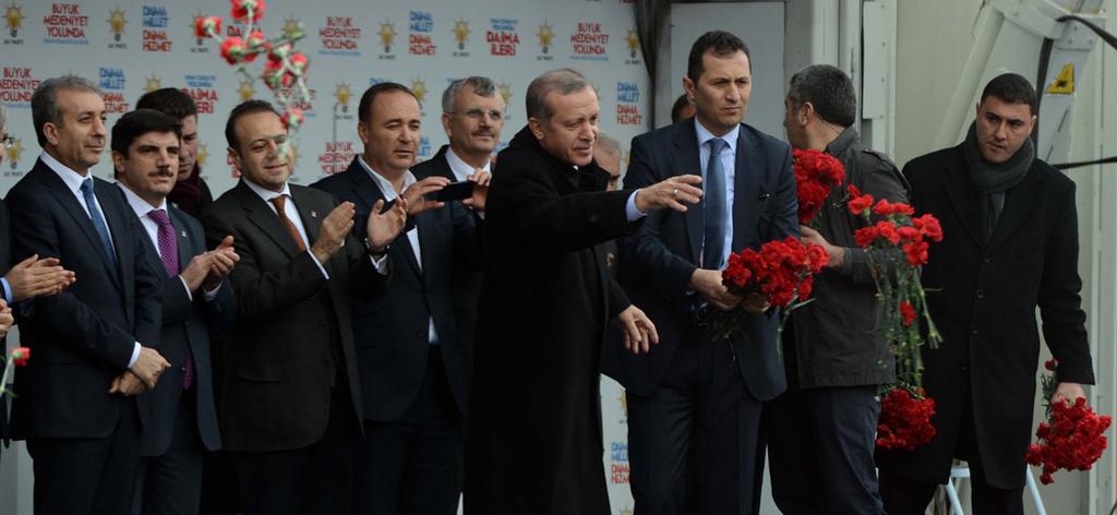 Biz 77 milyonun partisiyiz Mart 12, 2014-4:37:00 Başbakan Recep Tayyip Erdoğan, "BDP ne diyor? 'Biz Kürt'lerin partisiyiz'. Böyle saçmalık olur mu ya.