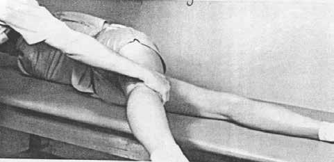 10- Manual iliopsoas germe: Yan yatış pozisyonunda üstteki bacak ekstansiyonda olacak şekilde fizyoterapist tarafından üstteki bacağe