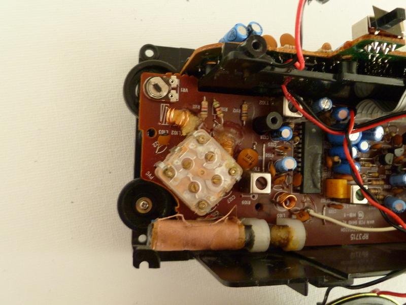 RCA Radyo Çalar Saat Teardown Adım 12 Tuning Dial