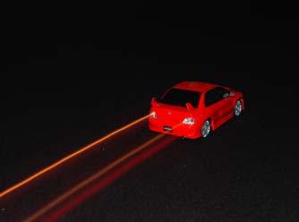 Njp (yavaş senk ile kırmızı göz azaltma): Deklanşör hızlarının gece ve az ışık altında arka plan aydınlatmasını yakalamak için otomatik olarak yavaşlaması dışında, yukarıdaki kırmızı göz azaltma