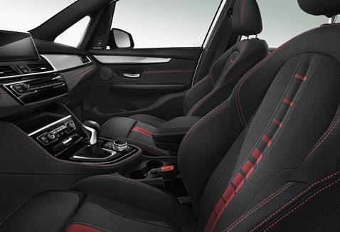 paneli ve orta konsol (renkli döşeme) Sport Line dış donanım özellikleri: Ön kısmı parlak Siyah özel tasarımlı on çubuklu BMW böbrek ızgaralar Parlak Siyah özel tasarım