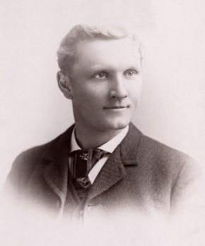 Amerikalı jeolog Frank Taylor (1860-1939) 1910 yılında, kıtaların kayması ile ilgili kuramını sunan bir kitapçık yayınlamıştı.