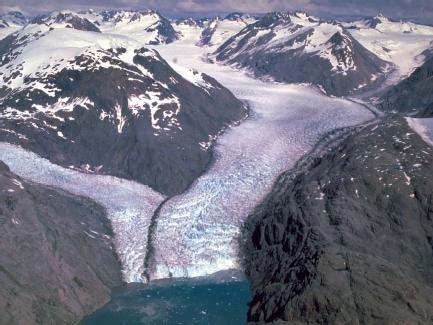 Buzul Tipi Plaser Yatakları Buzul kütlelerinin, önemli miktarda malzeme taşıdıkları bilinmektedir.