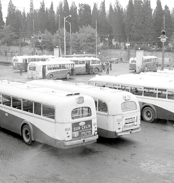 2016 GEÇMİŞTEN GÜNÜMÜZE 1930 yılında toplu taşıma hizmetlerinde 4 adet Renault Scania marka otobüs Beyazıt-Karaköy arasında çalışmaya başlamıştır.