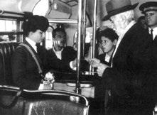 yıl kutlama törenleri için Atatürk`ün doğrudan verdiği emirle İstanbul da tramvay ve otobüs filosu (320 tramvay+4 otobüs) eksiksiz olarak sefere çıktı.