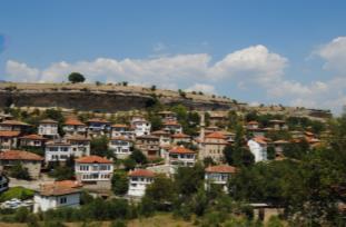 Amasra Safrabolu Tarihi-arkeolojik atik lima keti özelliği ile dikkat çeke Amasra (Cegiz ve Cegiz, 2016), yarımada koumudadır (Cegiz ad Keçecioğlu, 2014).