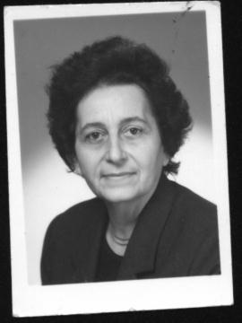MARİYA MİHAYLOVA-MRIVKAROVA (Doğ. İstanbul, 1936) Mariya Mrıvkarova 07.08.1936 da İstanbul da doğdu. Sofya Üniversitesinin Oryantalistik/Şarkiyat (Türk Filolojisi) Bölümünden mezun oldu (1962).
