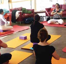 Giriş Kattaki Çok Amaçlı Salon Ücret: 15 Euro aylık Eksiksiz Rahatlama Felicitas Böhm ile birlikte Yoga (TriYoga-flow) Ines Kirstein ile birlikte TriYoga-flow akıcı bir yoga yöntemidir.