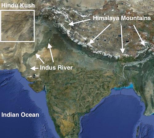 KADİM MEDENİYETLER HİNT Hint uygarlığı Pencap yöresinde Ganj ve İndus ırmaklarında ortaya çıkmıştır. Purapa ve Raksita da şehirleşme yoğun olmuş. En eski Hint bilimsel metinleri Vedalardır.