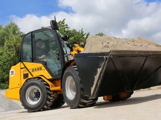 2,5 ton ağırlığındaki römorku bir şantiyeden diğerine çekerek