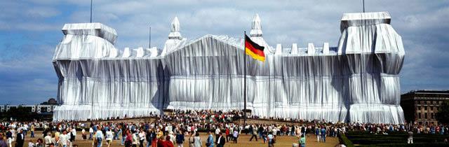 50 Şekil 3.1. Christo-Jeanne Claude, Paketlenmiş Reichstag 3.7.2.