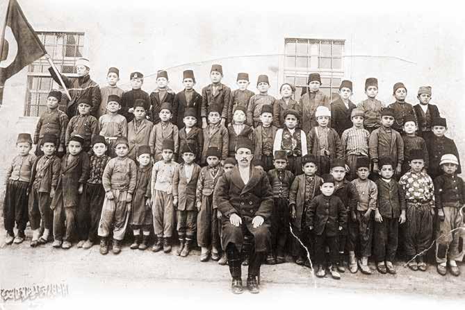 Konya Şems'ül Maarif Mektebi, Muallim Hasan BOTSALI ve talebeleri menin görevli olduğu okulun öğrenci sayısı belirtilmemiştir.