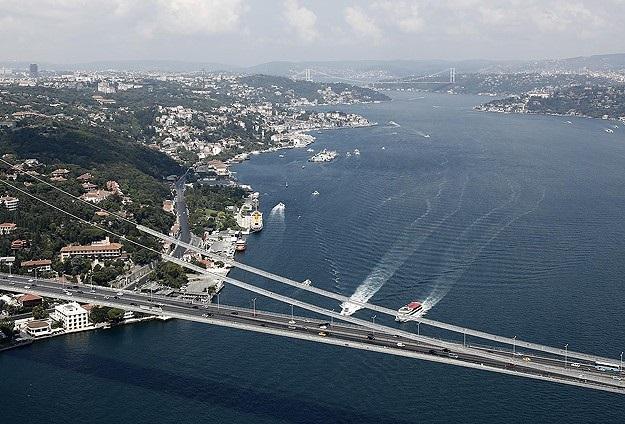 İstanbul Boğazı Karadeniz ve Akdeniz i birbirine bağlayan boğaz, tarihten bugüne en önemli boğazlardan biri konumunda.