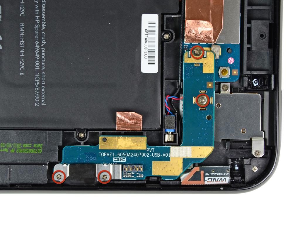 HP TouchPad USB Bağlantısı Kurulu Yedek Adım 12 Arka kasanın USB