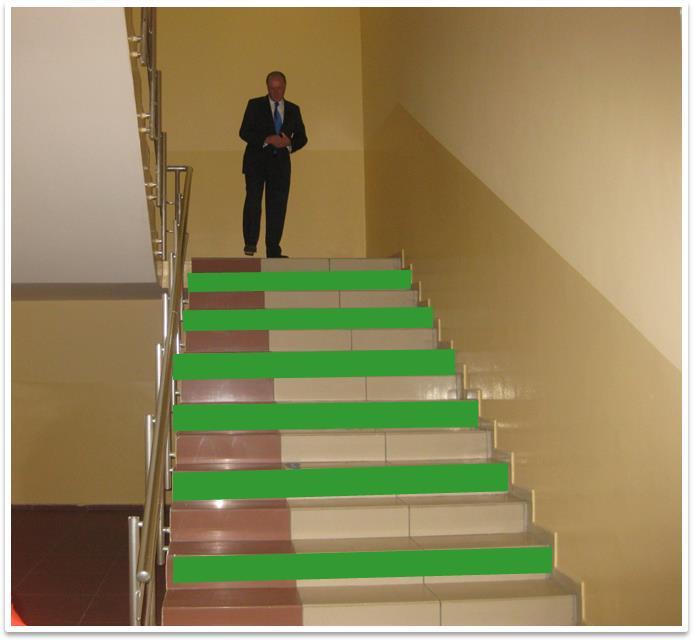 Merdiven Basamak Reklamı Merdiven Reklam Uygulaması, ziyaretçilerin yoğun olarak iniş - çıkış yaptıkları merdiven basamakları