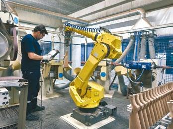 Üretimde kullanılan robotik kollar sayesinde, makineler arası malzeme transferlerinde, azami hıza ve üretim kapasitesine ulaşılır.