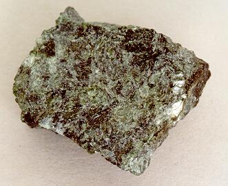 Piroksenit, piroksen grubu (ojit ve diyopsit) minerallerden