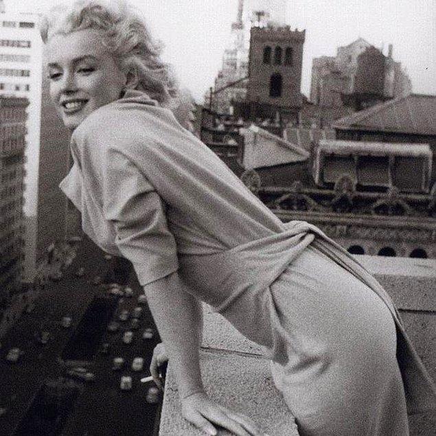 Kısa hayatı boyunca güçlü erkeklerle yaşadığı gizli ilişkilerden sonra, tüm zamanların efsanesi olan Marilyn Monroe'nun