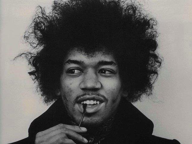 21. Jimi Hendrix Jimi Hendrix, Illuminati'nin birçok üyesini istihdam eden ABD hükümeti tarafından "huzur bozucu" bir kişi olarak lanse edildi.