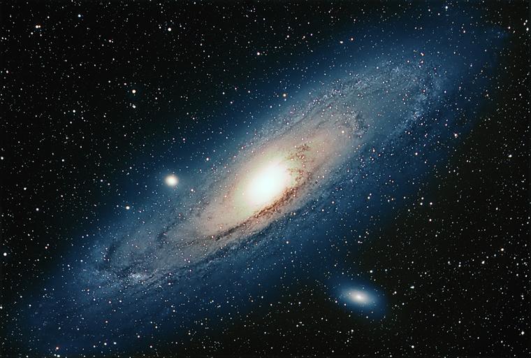 Şekil 5.11: Andromeda galaksisi (Saman Yolu'na benzeyen, bazen ikizi denen galaksi).