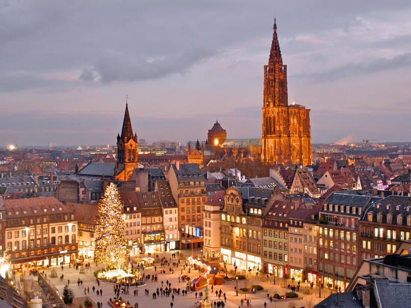 Mirasları listesinde yer alan Strasbourg u gezmeye başlıyoruz.