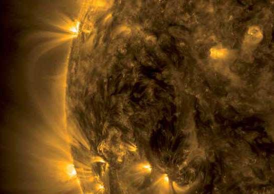 GüneĢ in Manyetik Alanı Nasıl Doğuyor? Güneş te iyonize olmuş yani elektronlarından soyutlanmış atomlar var.