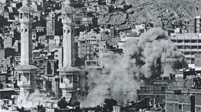 1979 Kabe Baskını'nın yeni görüntüleri ortaya çıktı 1979'da Mekke'de gerçekleşen ve günümüzde hala bazı yönleri gölgede kalan olaya ilişkin yeni görüntüler ortaya çıktı. 03.06.