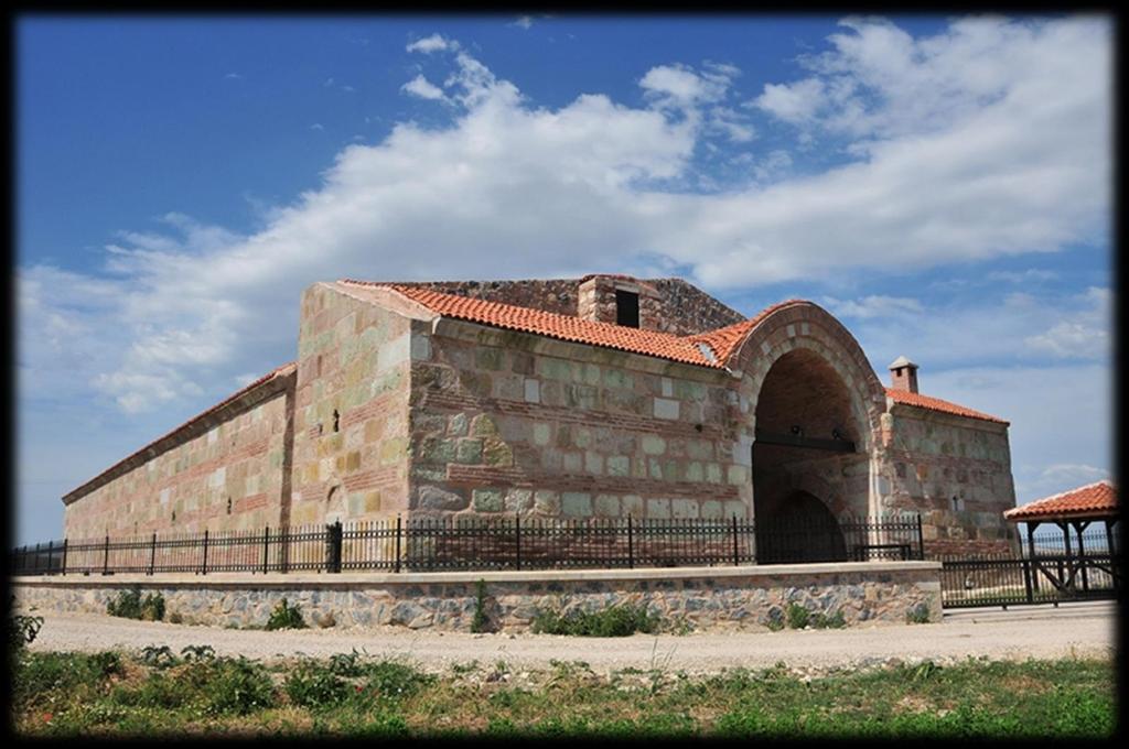 BURSA, ISSIZ HAN (1394-1395) Bursa Karacabey de yer alan yapı 1394-1395