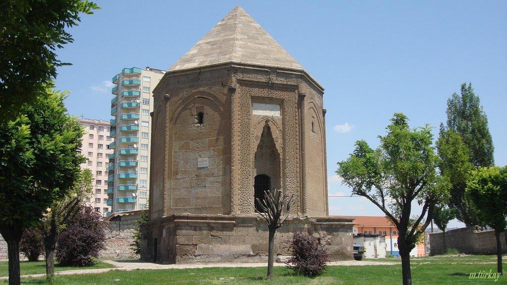 KAYSERİ, ÇİFTE KÜMBET (1247-48) I.
