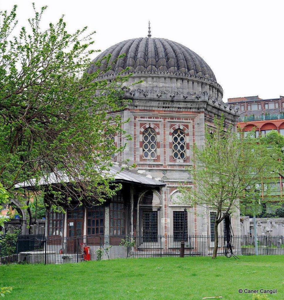 ŞEHZADE MEHMET TÜRBESİ (1543-44) Şehzade Mehmet için yaptırılan türbenin yapımına 1543 yılında başlanmış ve 1544 yılında tamamlanmıştır.