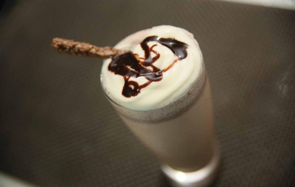 18 Milkshake ÜRÜN ADI Çikolata Milkshake Muz Milkshake Çilek Milkshake Karamel