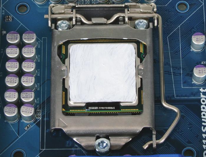 -3-2 CPU Soğutucusunun Montajı CPU soğutucusunu düzgün bir şekilde anakarta monte etmek için aşağıdaki adımları izleyin.