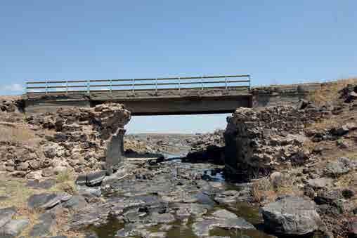 Tarihçesi hakkında bilgi veren herhangi bir arşiv kaydı olmayan köprünün kesin inşa tarihi bilinmemektedir.
