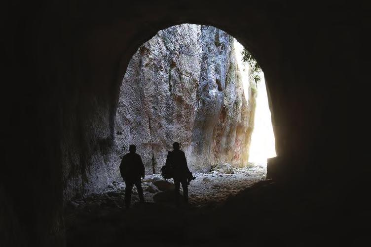 84 Sektörel Haberler Sectoral News Roma Tüneli ve Mağarası Turizmin Gözdesi Olacak ROMA TUNNEL AND CAVE WILL HAVE TOURIST ATTRACTION Titus Tunnel and Besikli Cave are in Samandag, Hatay which is also