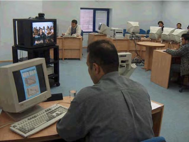Videokonferans Teknolojisi 1999 da Kazakistan Ahmet Yesevi Uluslararası Türk Kazak Üniversitesi, Ekonomi Bölümü öğrencileri, Pazarlama derslerini bu uygulamayla Anadolu Üniversitesi nden aldılar.